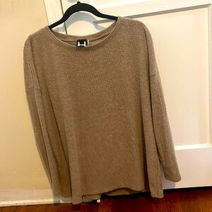 Long sleeve beige top, medium. H by bordeaux